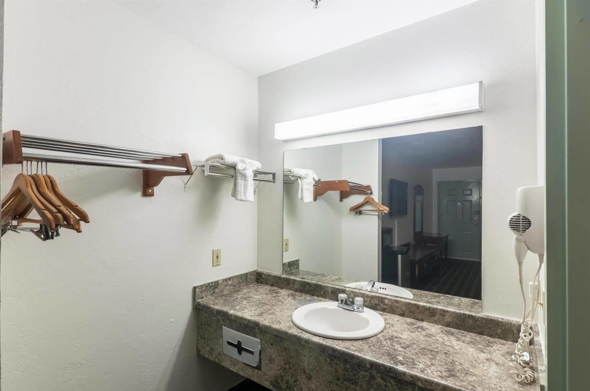 Motel 6 Erick المظهر الخارجي الصورة